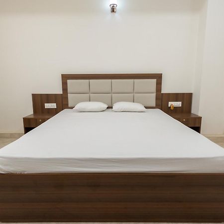סיליגורי Maryada Maitri Resort -100 Rooms & 3 Banquets מראה חיצוני תמונה