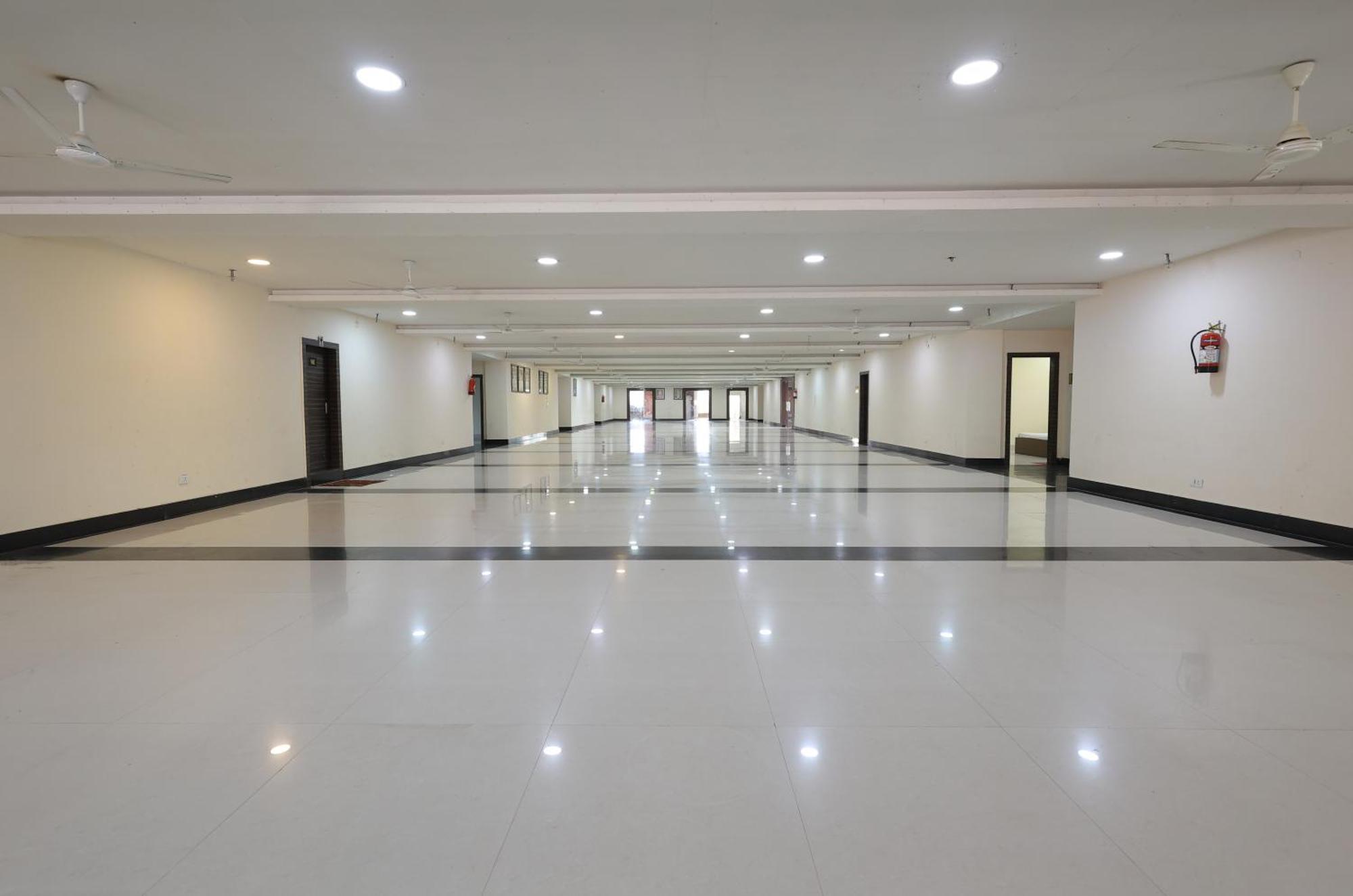 סיליגורי Maryada Maitri Resort -100 Rooms & 3 Banquets מראה חיצוני תמונה