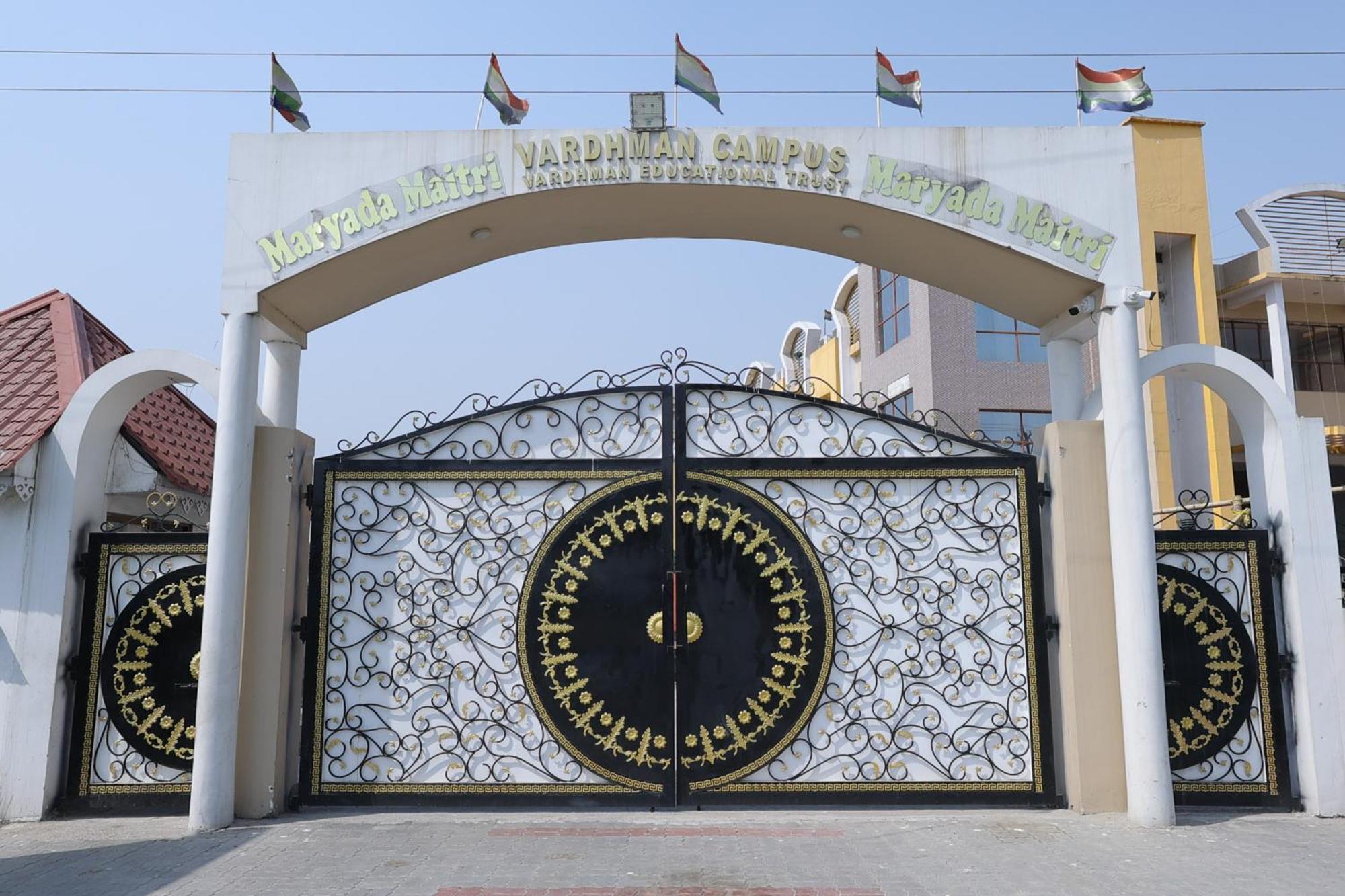 סיליגורי Maryada Maitri Resort -100 Rooms & 3 Banquets מראה חיצוני תמונה